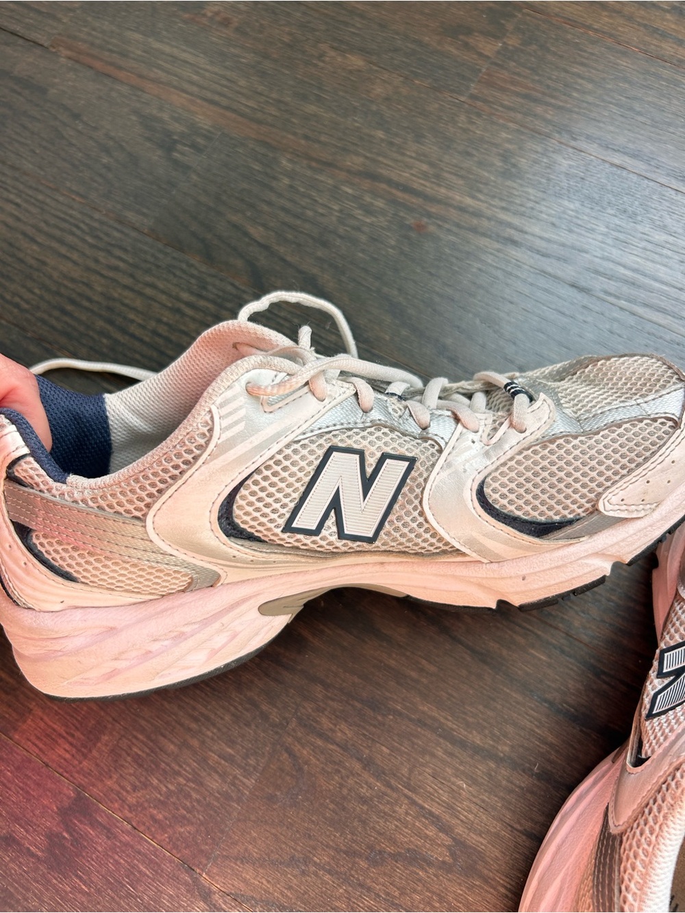 New Balance 530 Gender Inclusive Sneakers with Navy Heel Detailing - Picture 2 of 5